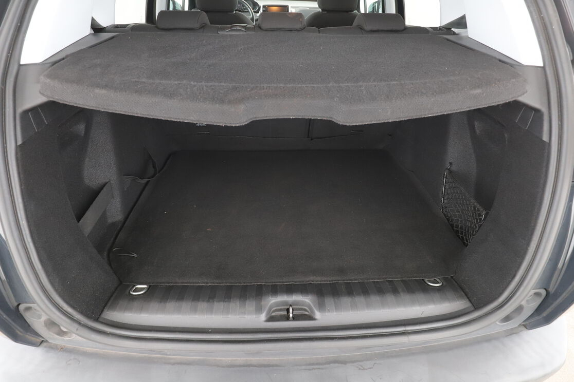 Peugeot 2008 1.6 Blue-HDi Style — photo 16