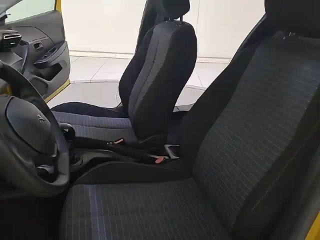 Peugeot 208 puretech 75 s&amp;s bvm5 — photo 12