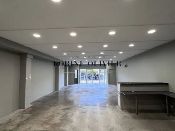 Local d'activité 106 m²