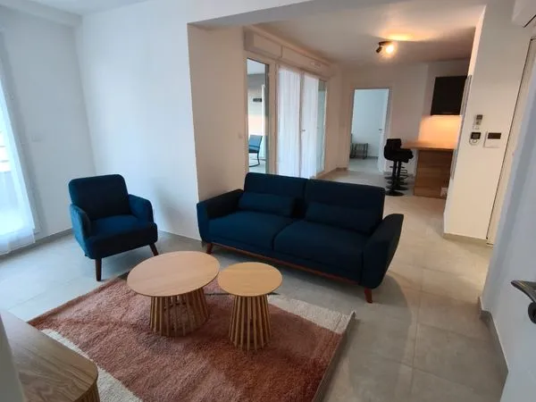 Superbe T3 meublé avec terrasse de 26 m2 et parking