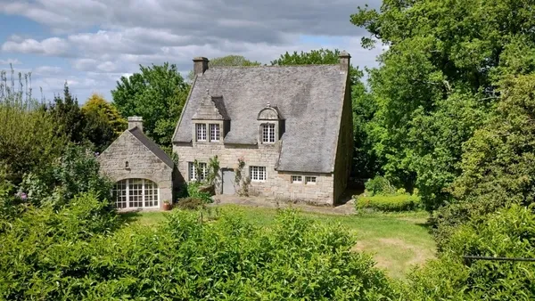 Maison 10 pièces 243 m²