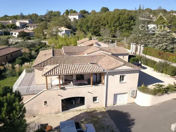 VILLA 11 PIECES - 2 LOGEMENTS