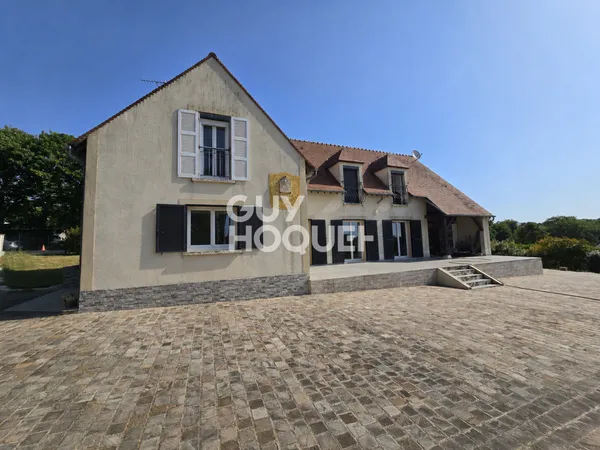 MAISON À VENDRE DE 7 PIÈCES DE 194,50 M²