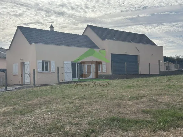 Terrain 738 m²