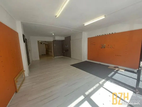 Local commercial 100 m² LORIENT