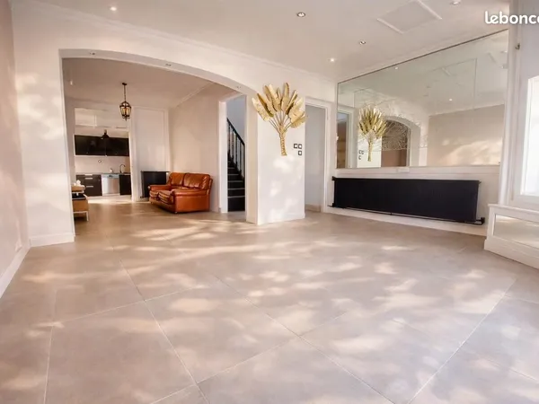 Maison 8 pièces 200 m²