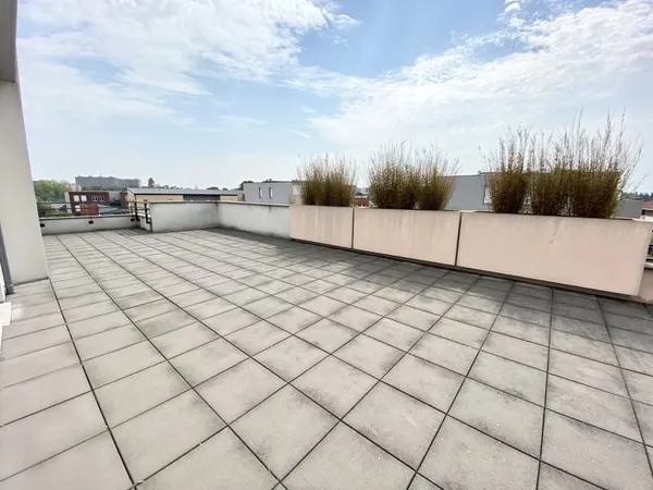 LOOS - T4 avec 133 m2 de terrasse