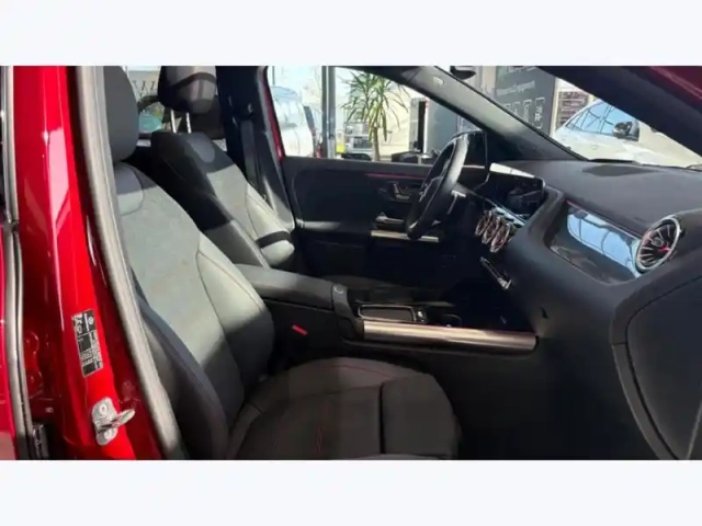 Mercedes Gla 250 e hybrid eq amg line — photo 15