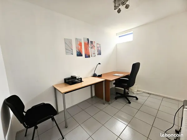 Bureau individuel à louer dans un centre d'affaires