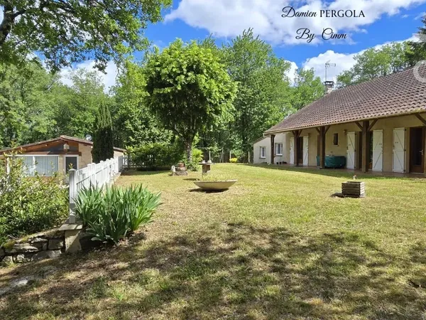 Maison d'habitation de 204 m² + Gîte de 70 m² à Thenon
