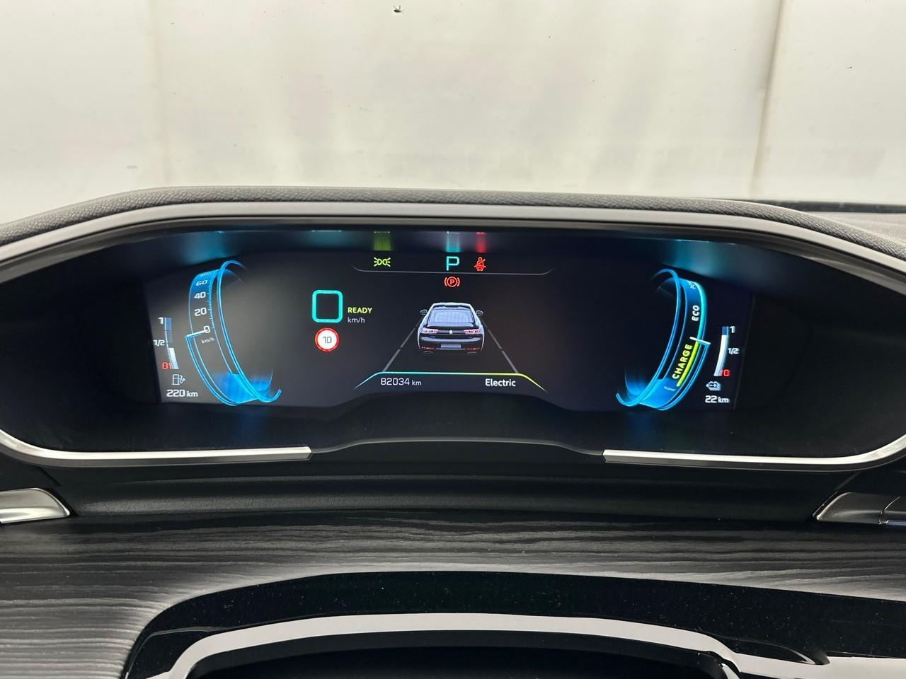 Peugeot 508 hybrid 225 e-eat8 gt pack — photo 22