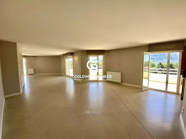 Magnifique attique avec vue au calme - Résidence de prestige à A