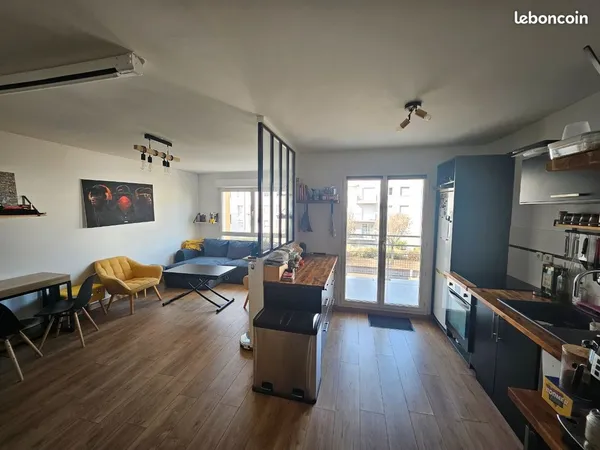 Appt T2 Ile de Nantes au calme avec grand balcon, parking et parc à proximité