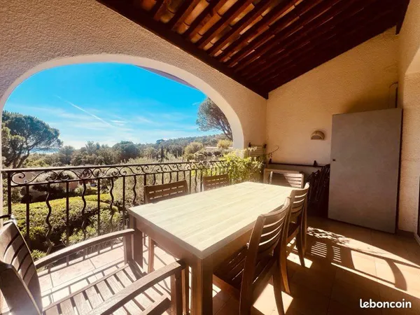 Appartement 42m2 avec terrasse d'octobre à avril à Grimaud
