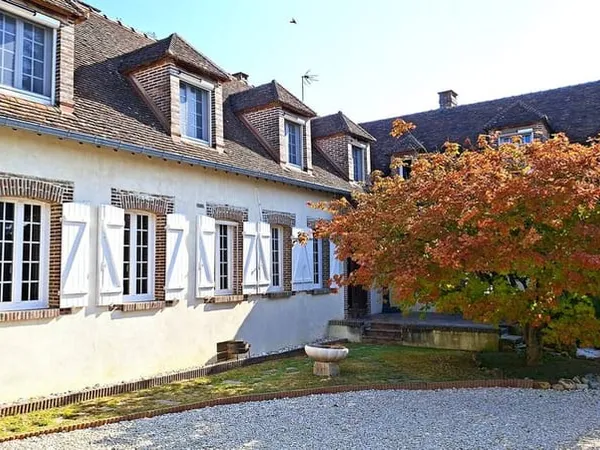 Maison 6 pièces 310 m²