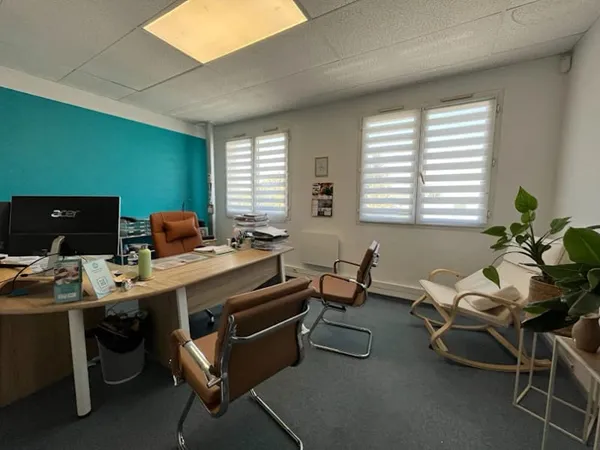 Local professionnel 3 pièces 70 m²