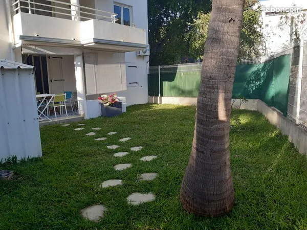 Appartement T3 avec jardin clôturé à Boucan Canot