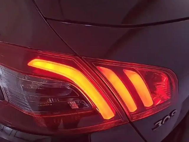Peugeot 308 puretech 263ch s&amp;s bvm6 — photo 17