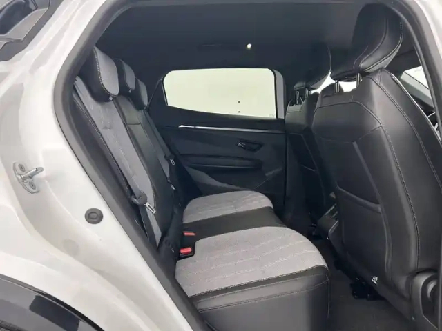 Renault Megane e-tech ev40 130ch standard charge — photo 76