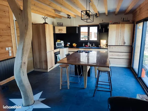 Chambre à louer dans une maison
