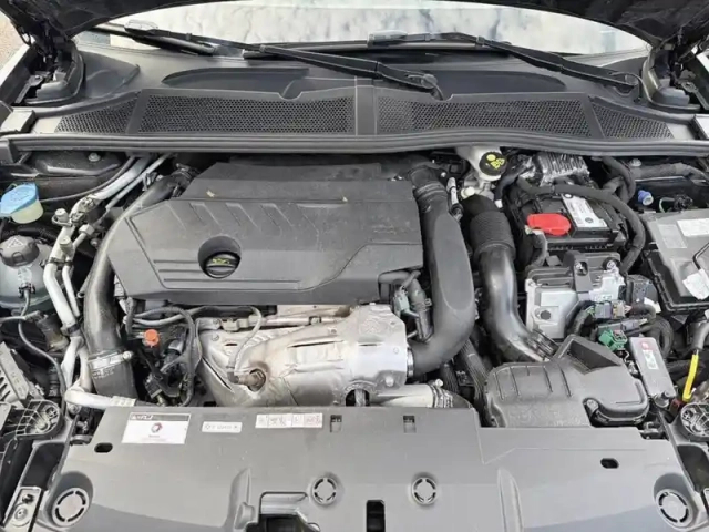 Peugeot 408 phev 180 e-eat8 allure — photo 21