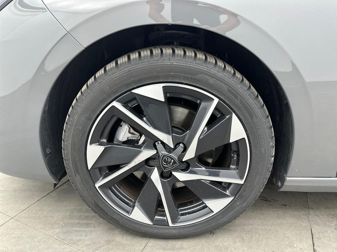 Peugeot 308 hybrid 145 e-dcs6 allure — photo 7