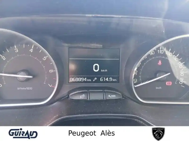 Peugeot 208 1.2 puretech 110ch s&amp;s bvm5 — photo 21