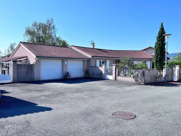 Maison de plain-pied 6 pièces 109 m²