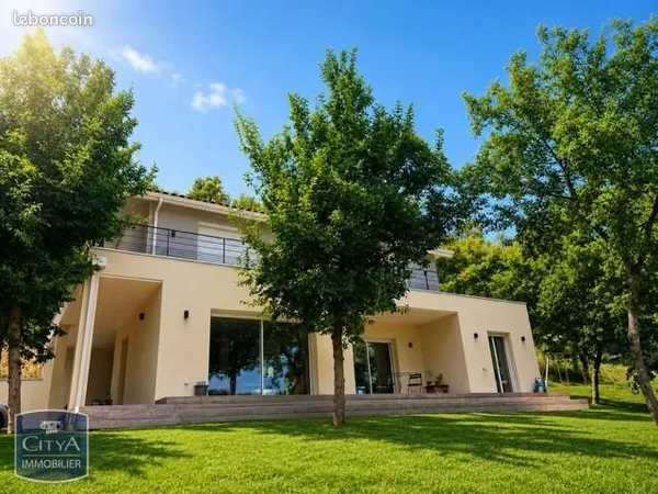 Maison 5 pièces 143 m²