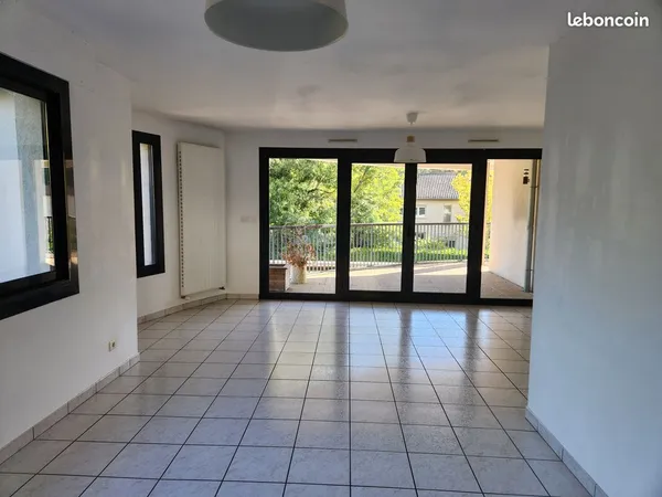 LE BOURGET-DU-LAC (Savoie) BEL APPARTEMENT A LOUER