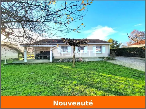 Maison 3 chambres avec joli terrain et doube garage spacieux