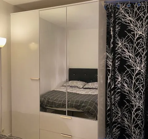 belle chambre au centre deparis