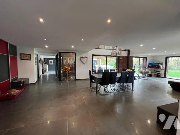 Maison 12 pièces 347 m²