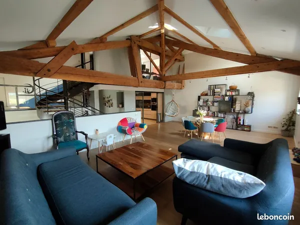 Maison de village esprit loft 180 m2 - 5 ch, jardin clos, caveau & 2 parkings - Porte des pierres do