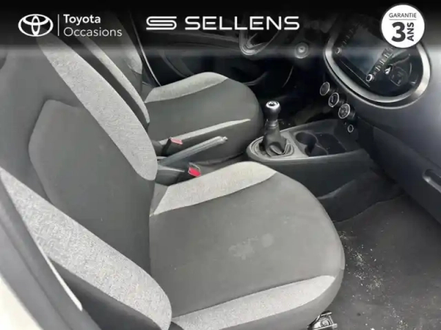 Toyota Aygo x 1.0 vvt-i 72ch dynamic — photo 6