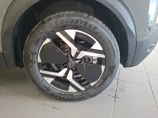 Peugeot 2008 electrique 54 kwh 156 ch — photo 11