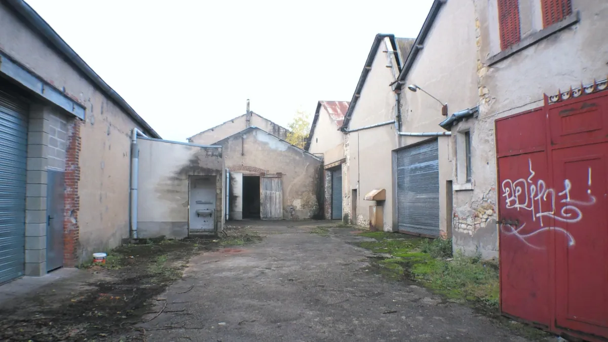 Photo 1