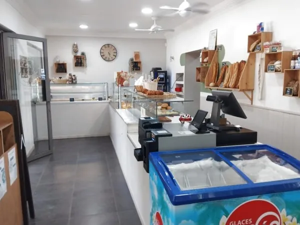 MURS COMMERCIAUX OCCUPES HYERES