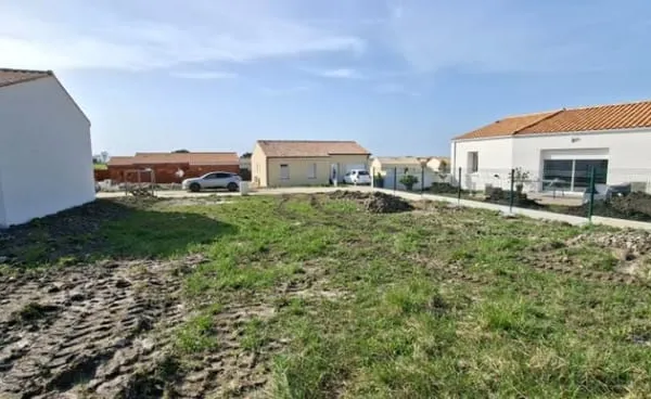 Terrain 296 m²