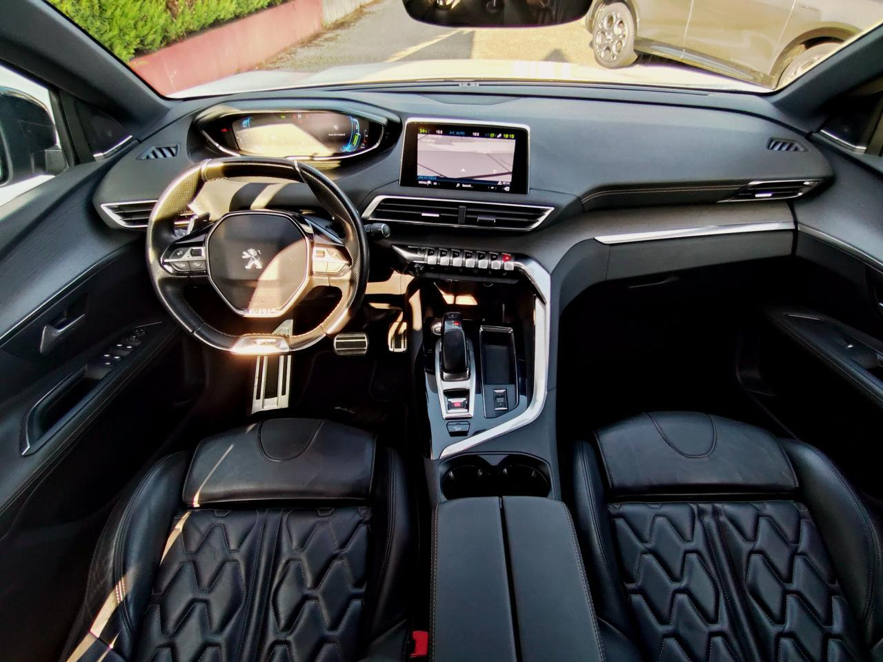 Peugeot 3008 hybrid4 300 e-eat8 gt line — photo 11