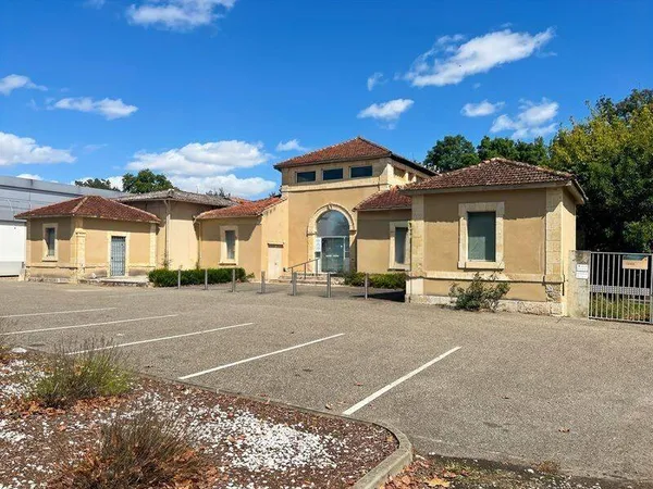 Local commercial 480 m²