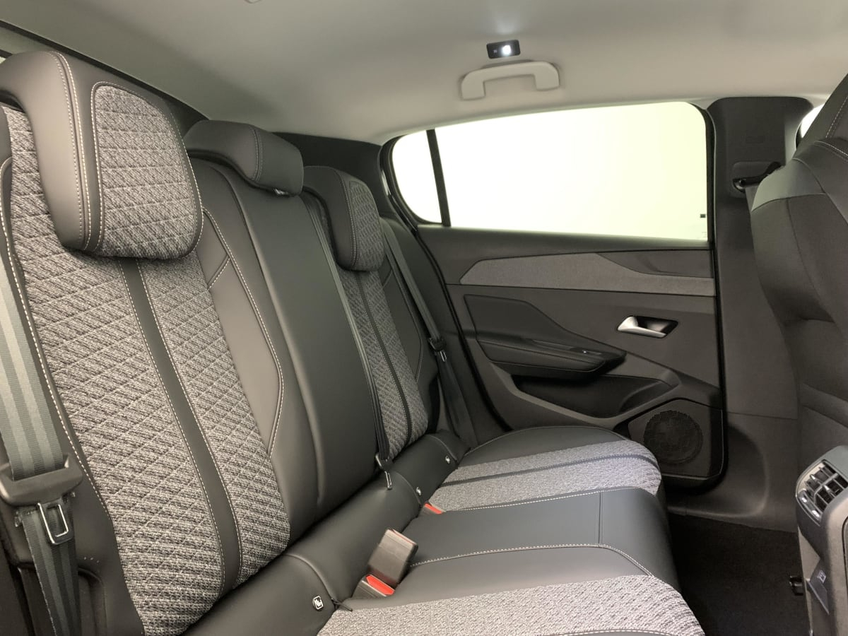 Peugeot 308 — photo 10