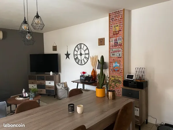 Loue maison en parfait état, en centre ville