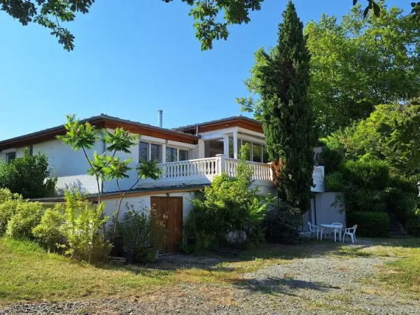 Maison 265 m², 11 pièces, 2 logements, terrain 1681 m²