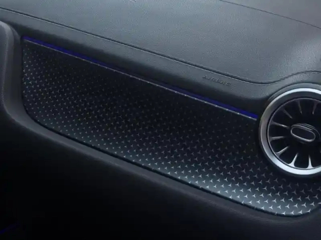 Mercedes Eqa 250+ — photo 19