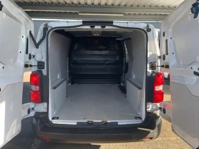 Citroën Jumpy fg m 1.5 bluehdi 120ch s&amp;s pack driver — photo 7