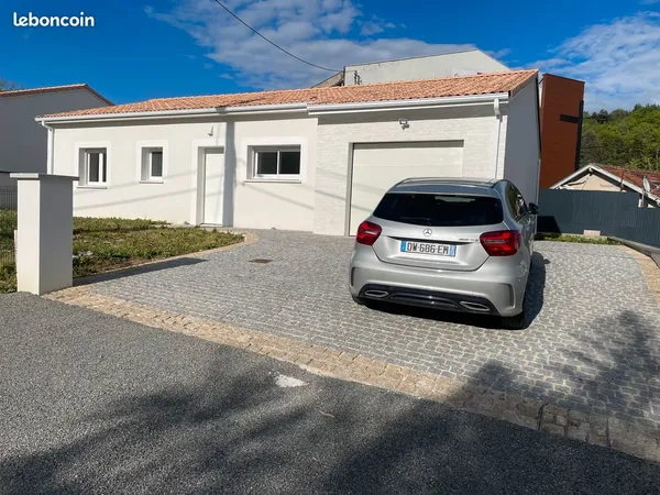 Maison neuve plain-pied avec 3 chambres garage et jardin