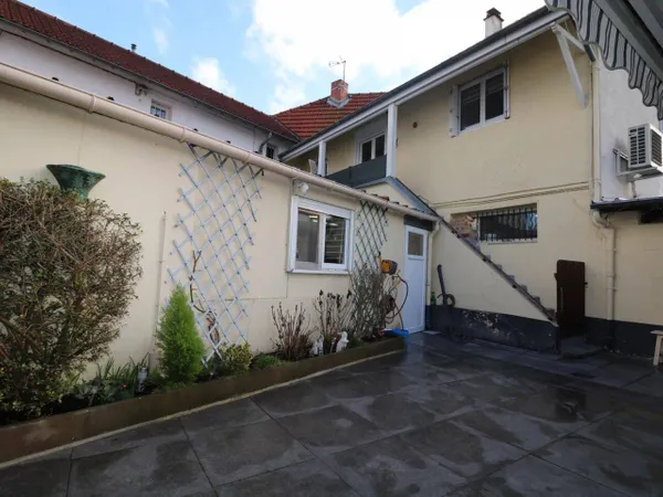 Maison 9 pièces 215 m²