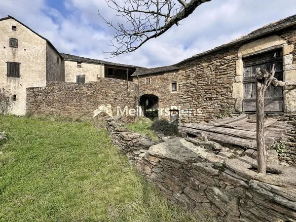 Sud Ardèche - Les Vans - secteur Malbosc - Mas en pierre avec dépendances - Vue dégagée - Fort poten