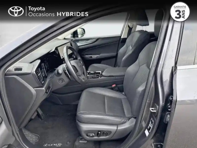 Lexus Nx 450h+ luxe pack design 4wd my24 — photo 11